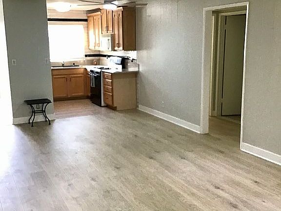 2nd image of 10636 Woodley Ave
