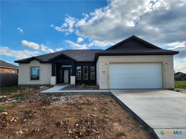 701 Golden Eagle Dr, Salado, TX 76571