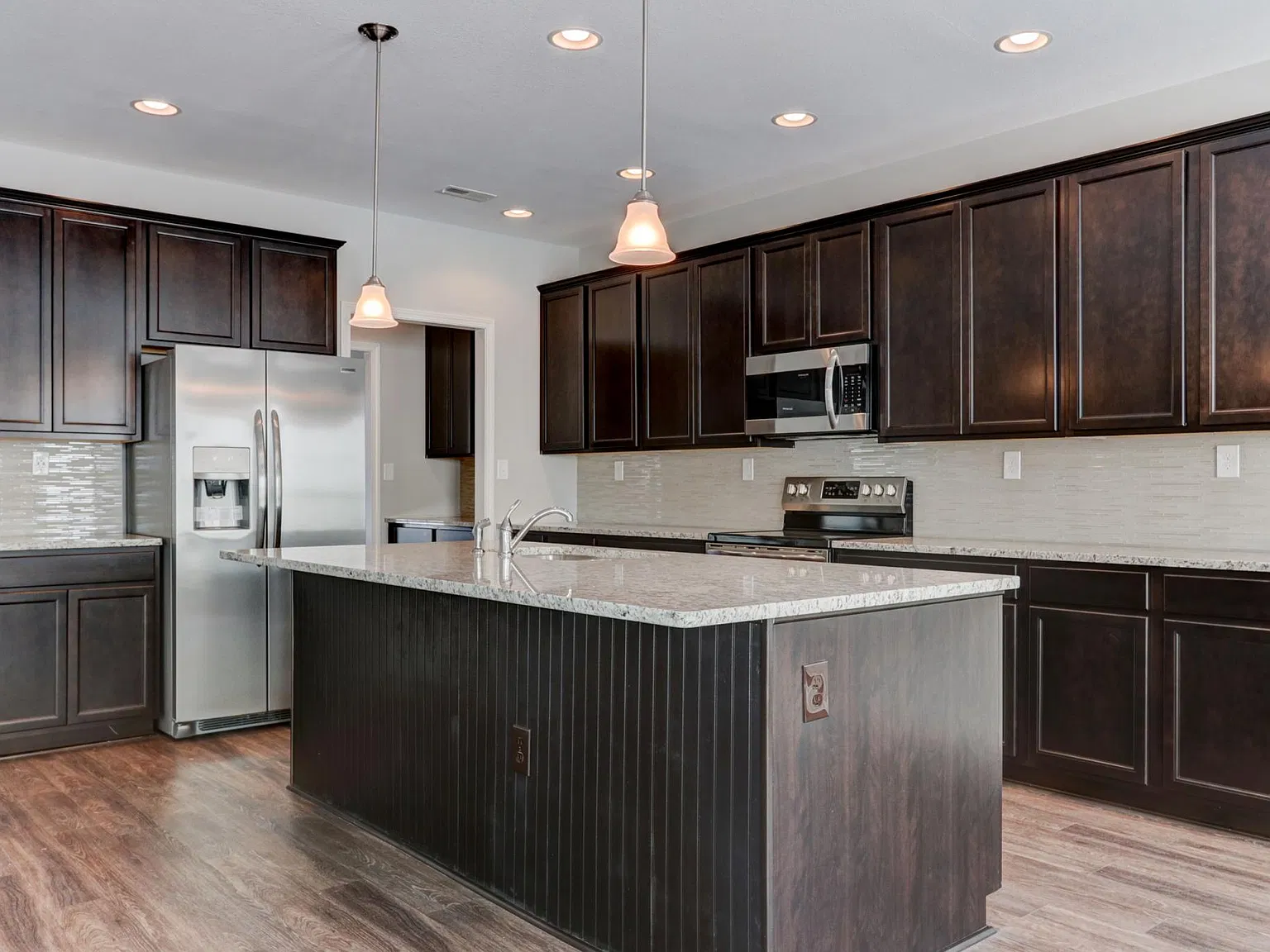 5 bed, 3400 sqft, $3,400 — Photo 4