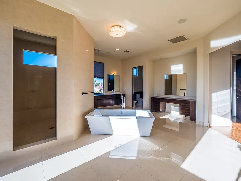 7426 Yonie Ct — Photo 49