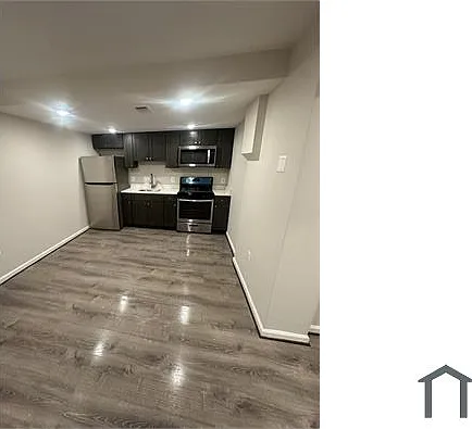 3 bed, $2,200 — Photo 4