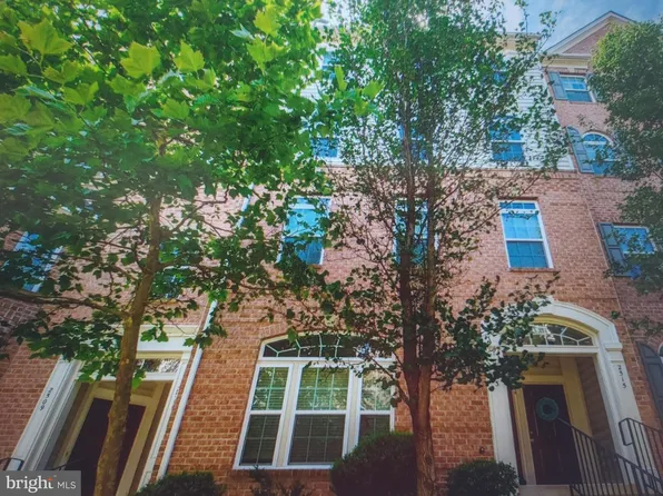 2515 Eastbourne Dr, Woodbridge, VA 22191