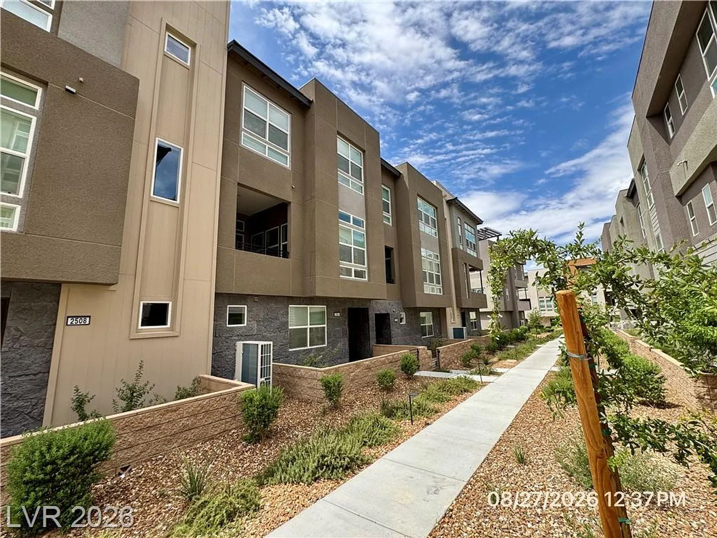 4-Bedroom Townhome in Inspirada with Covered Balcony — Photo 3