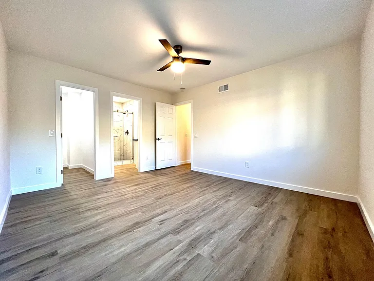 3606 Harvard Dr — Photo 11