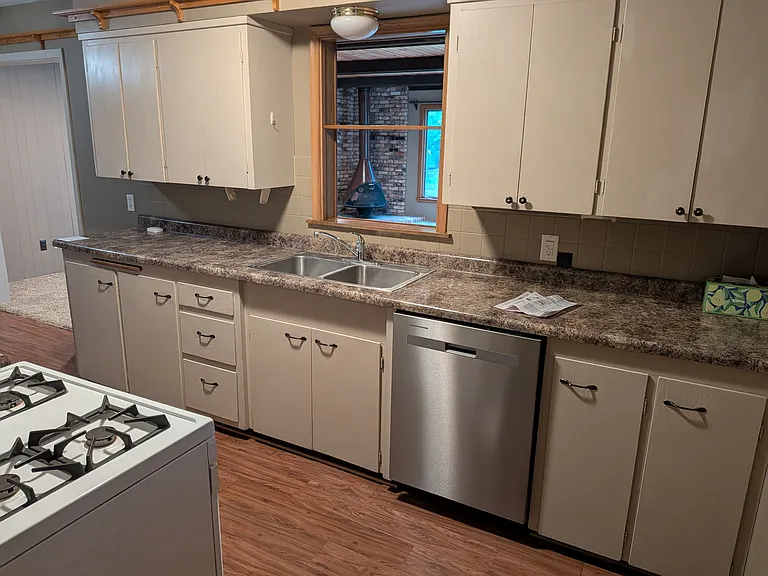 116 Rhame Ave — Photo 5