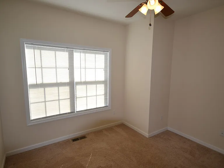 1809 Willow Hill Dr — Photo 9
