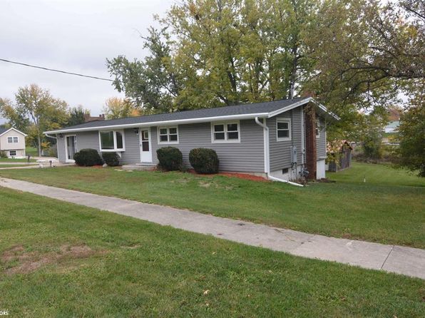 132 Pearl St, Grinnell, IA 50112