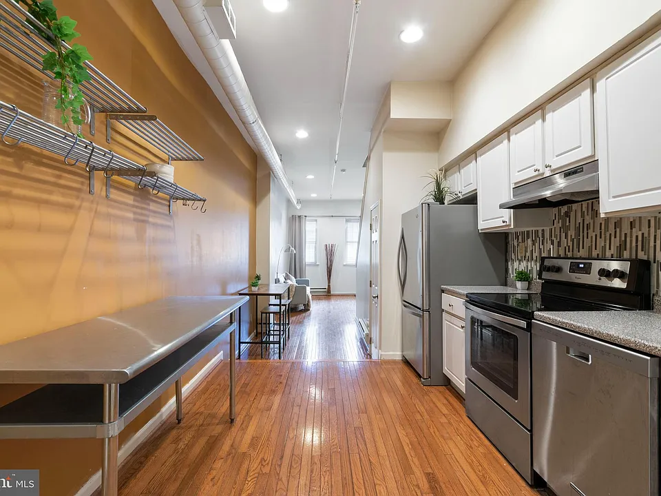 104 N 2nd St #200