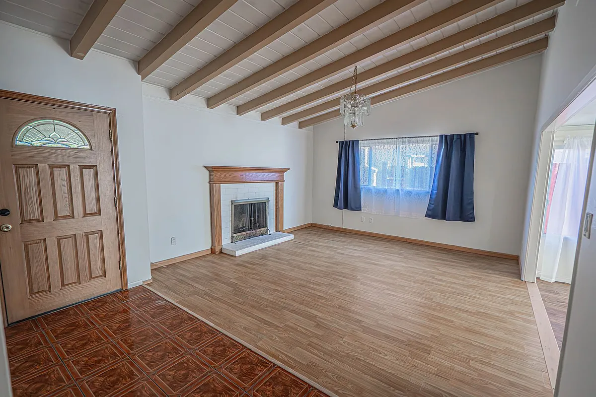 Building Photo - 14848 Strathern St