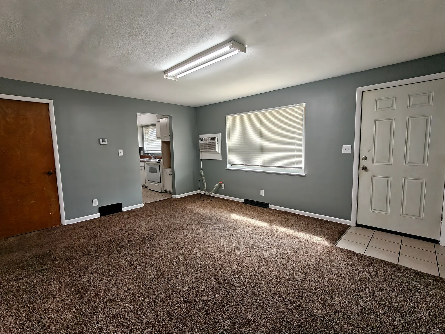 2 bed, 800 sqft, $975 — Photo 2