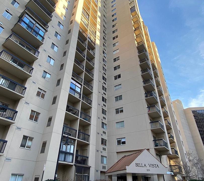 1st image of 1211 S Eads St APT 1007