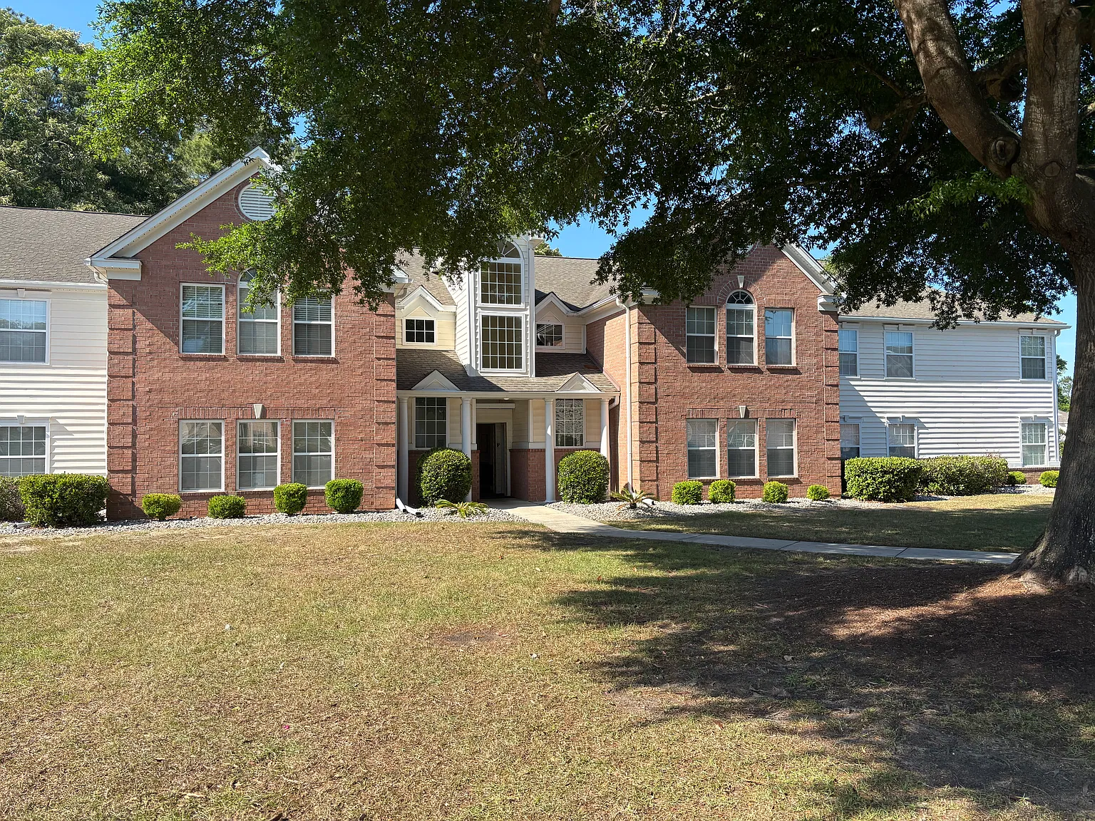 3 bed, 1430 sqft, $1,700 — Photo 1