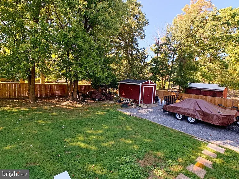10316 Geranium Ave — Photo 7