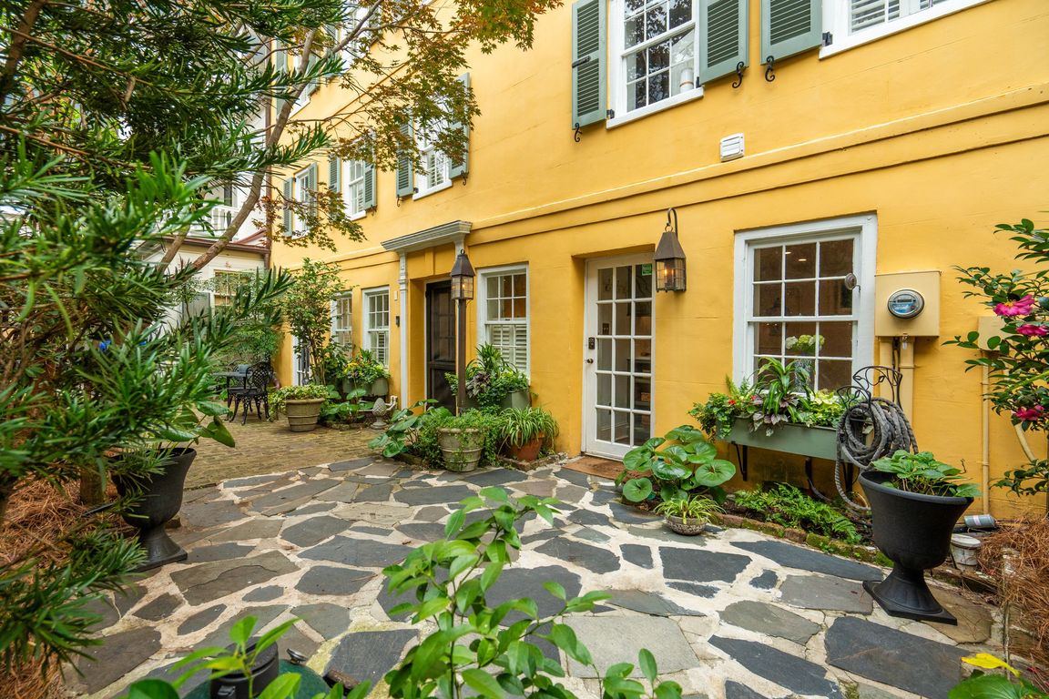 next background image