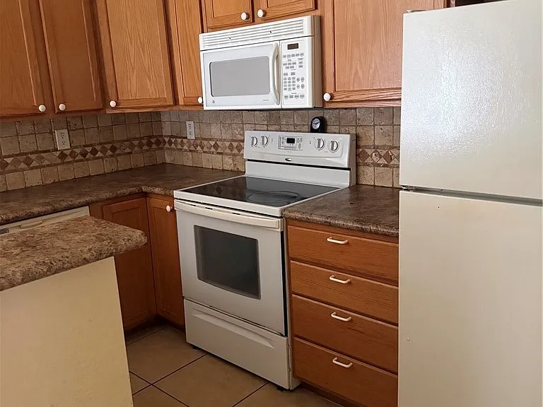 633 Alabama Rd S — Photo 10