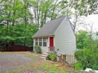 41 Ferris Ln, Oak Ridge, NJ 07438