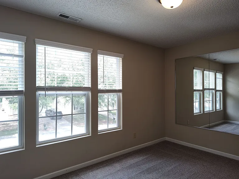 2038 Dunsmore Ln — Photo 21