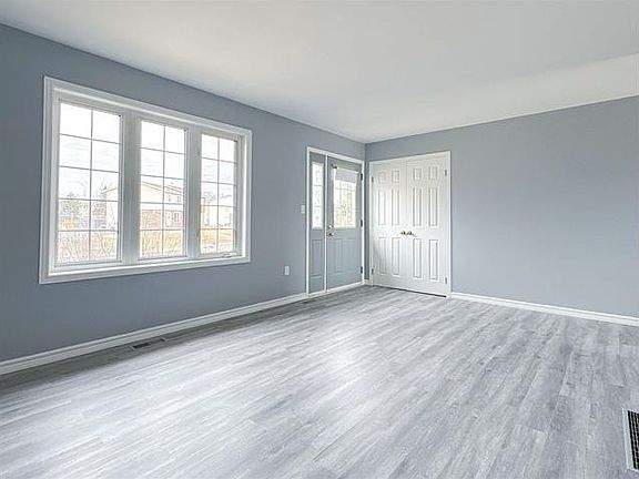 3rd image of 85 Andrews Ct