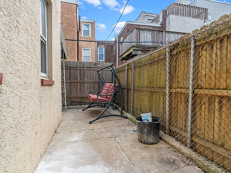 1933 Palethorp St — Photo 16