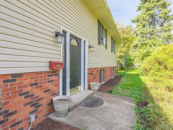 4th image of 3647 E Galbraith Rd