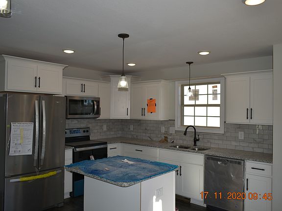5th image of 66 Chestnut Dr