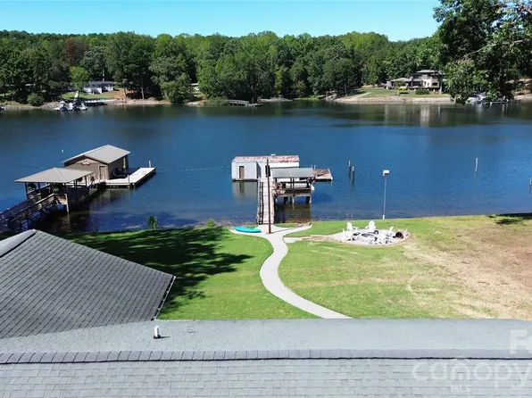 4935 Vagabond Ln, Sherrills Ford, NC 28673