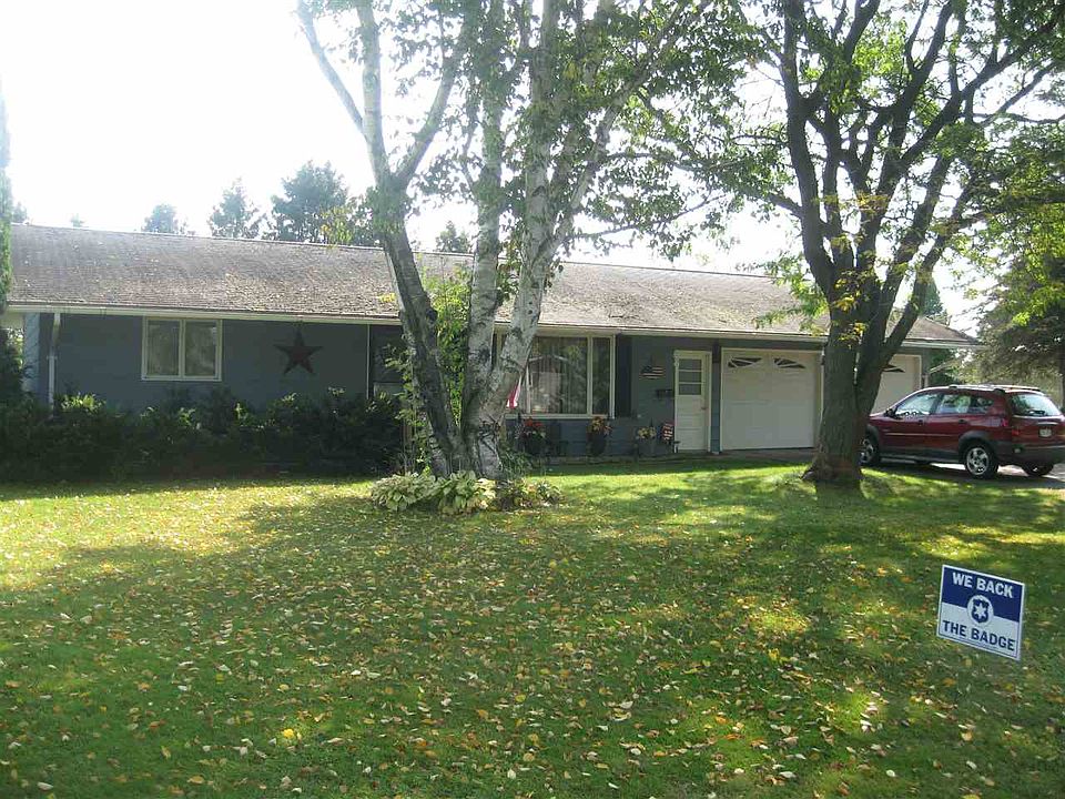1st image of 902 Eastwood St
