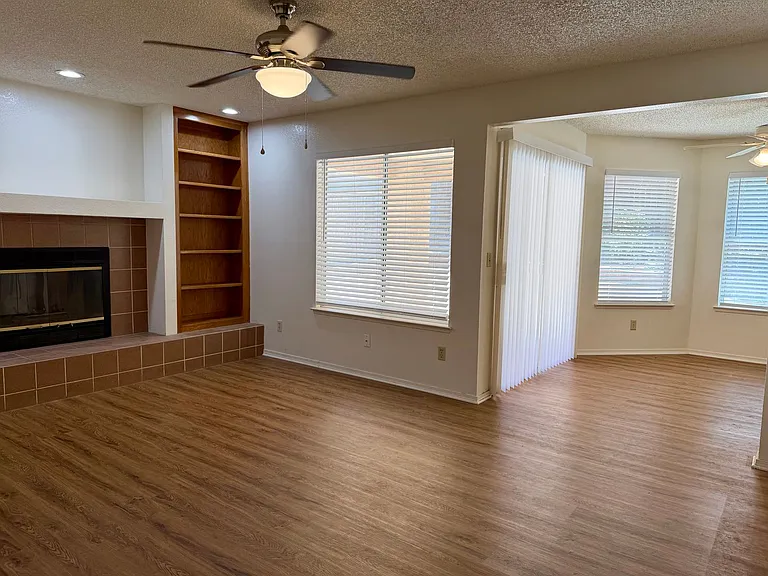 993 E Edgemont Dr — Photo 17