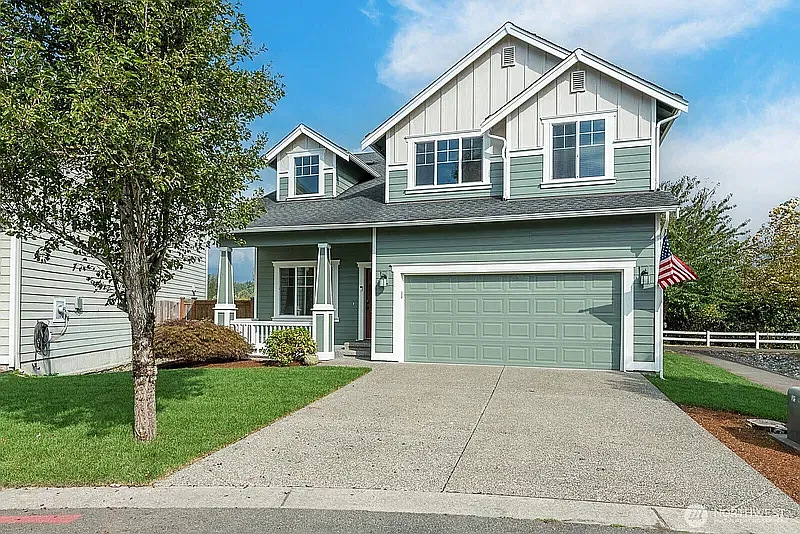 4 bed, 2.5 bath, 2339 sqft, $3,500 — Photo 1