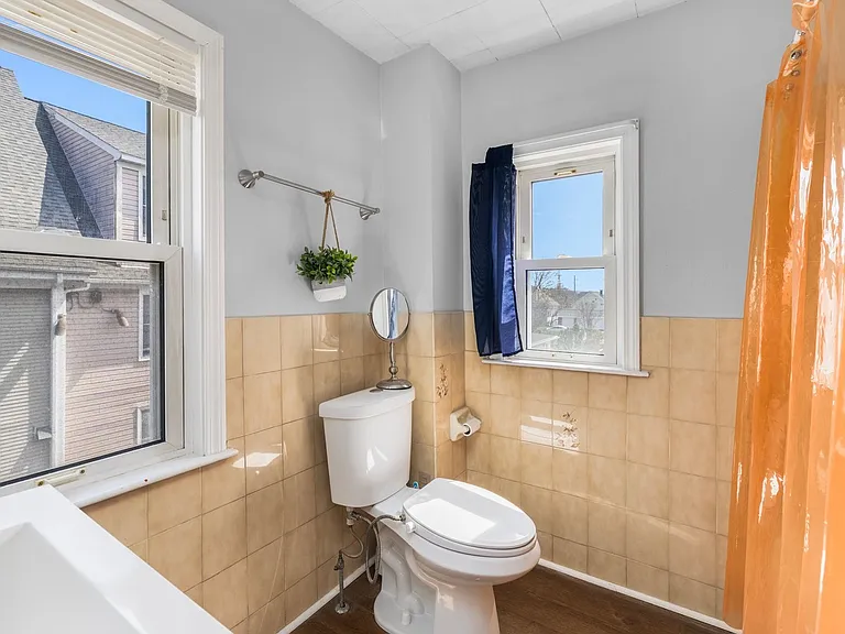 41 E Transit St #2R — Photo 14