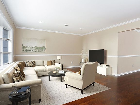 4th image of 20 Crescent Dr
