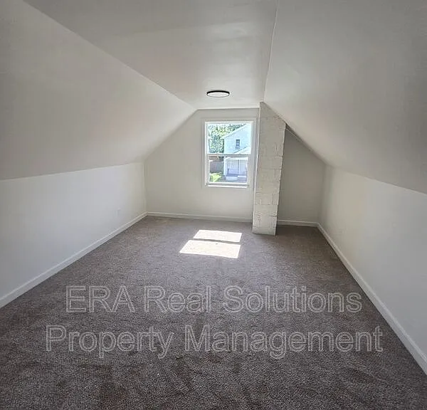 432 Catherine St — Photo 9