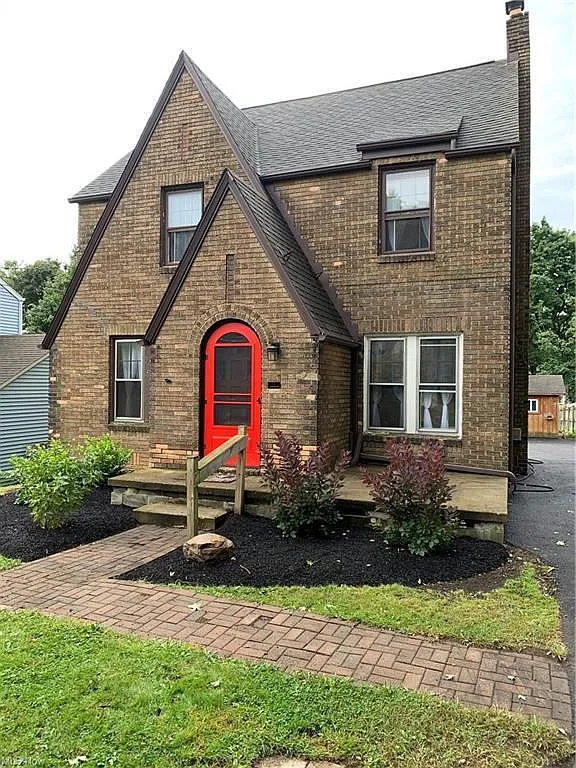 51 Clifton Dr photo 1