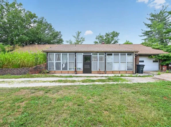 6685 SE Isley Dr, Trimble, MO 64048