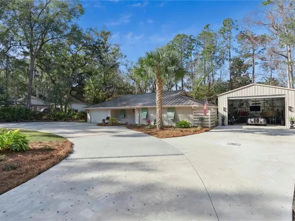 127 Dodge Rd, Saint Simons Island, GA 31522