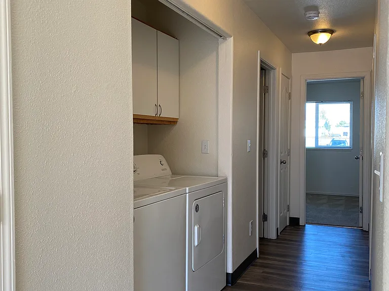 Creekview Apartments — Photo 15