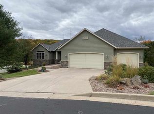 1715 Eagle Valley Ln, Wausau, WI 54403