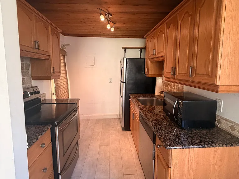 1607 Bay Rd #3D — Photo 9