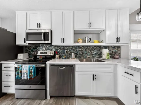 1321 Forest Creek Dr #3, Saint Charles, MO 63303