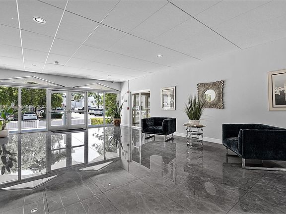 5th image of 9700 E Bay Harbor Dr APT 305