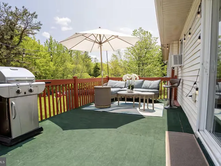 449 Clearview Dr — Photo 18