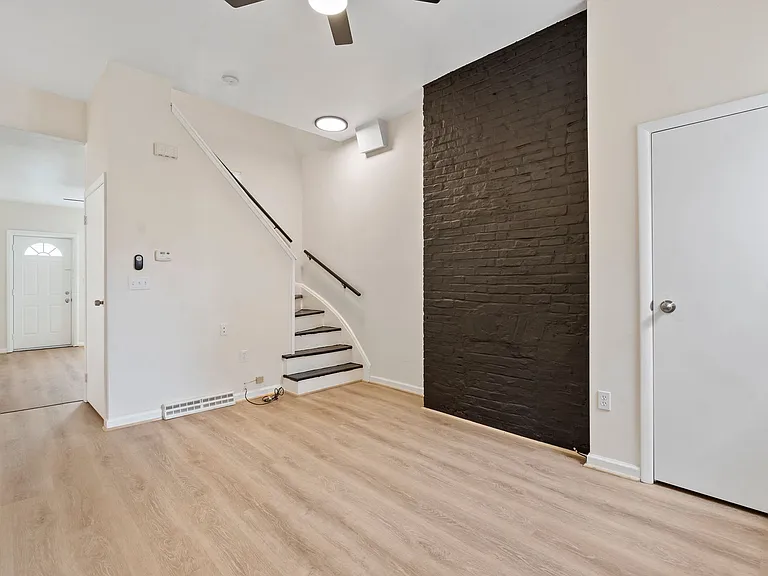321 Taylor St — Photo 6