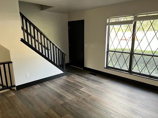 2 bed, 1100 sqft, $1,700 — Photo 3