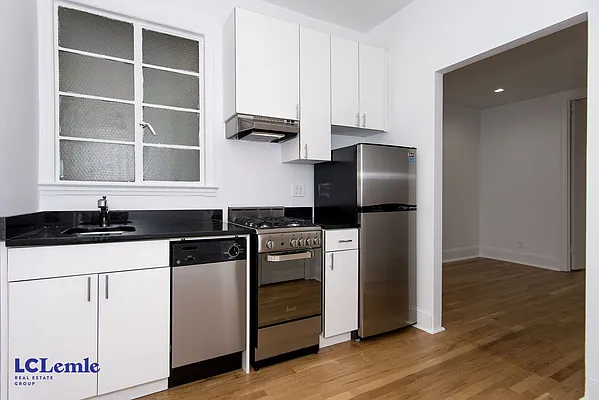 Rented by LC Lemle Real Estate Group | media 15