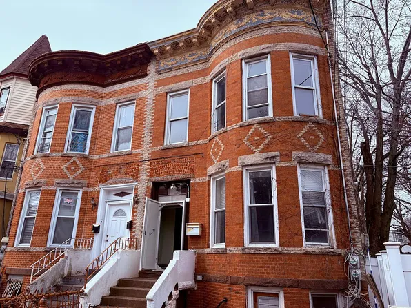 60 Richmond St, Brooklyn, NY 11208