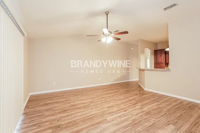 3 bed, 2.0 bath, 1628 sqft, $2,075 — Photo 4