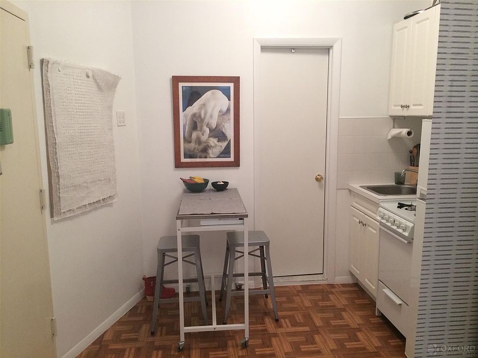 2nd image of 316 E 6th St APT C1