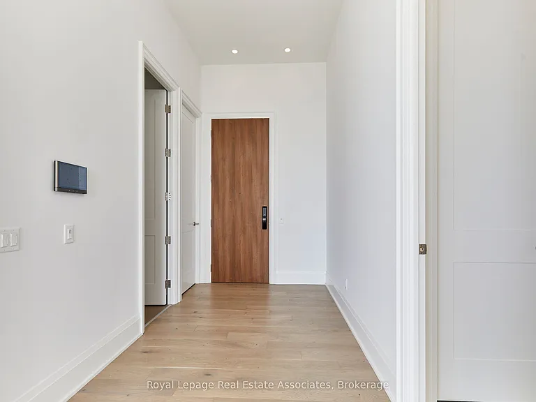21 Park St E #1803 — Photo 3