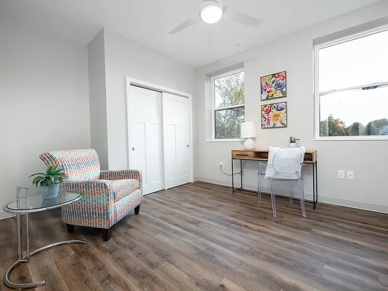 The Laurel at 401 Albany Turnpike — Photo 11