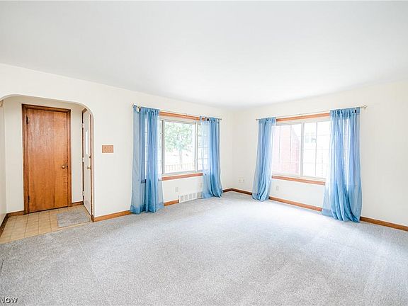 2nd image of 1200 Tulip St